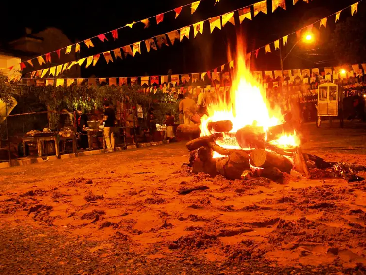 Como Lotar sua Festa Junina com Propaganda de Carro de Som